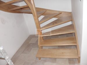 schody na konstrukcji ażurowej stopnie wpuszczane w policzki